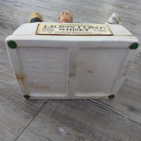 Lionstone Whisky Bicentennial Series Winter at Valley Forge - Picture 9 of 9